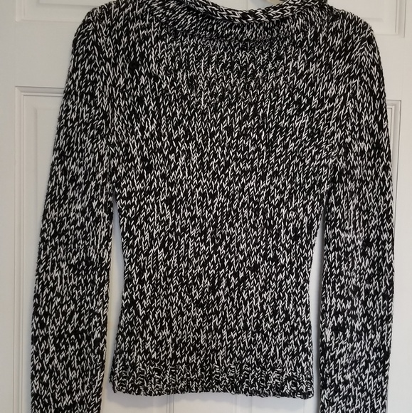 MODA International sweater (sm) - Picture 2 of 3